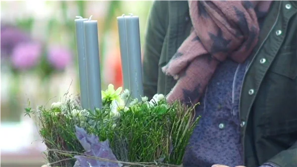 Blühenden Adventskranz selbst gestalten